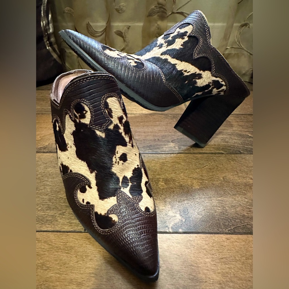 Donald Pliner Nisha Western Brown Cowprint Mules size 9